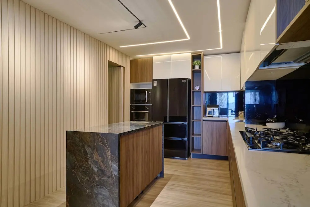 3BR Elegant Spot Downtownsd Family Pool