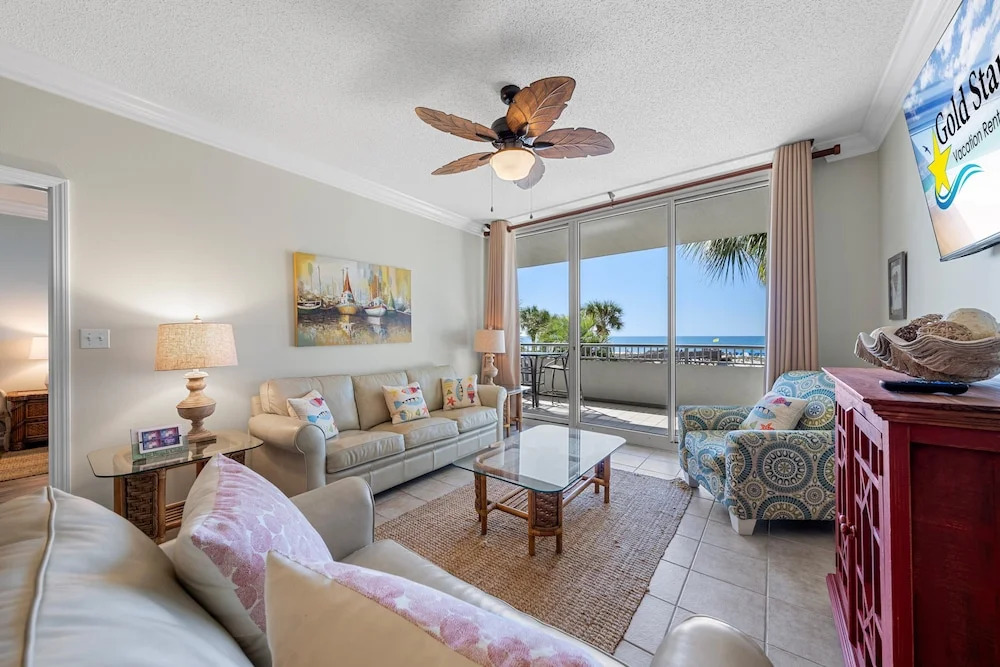 The Beach Club B202
