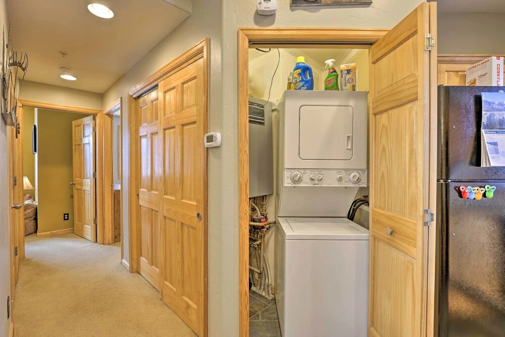 Mountainside Grand Lake Condo w/ Patio!