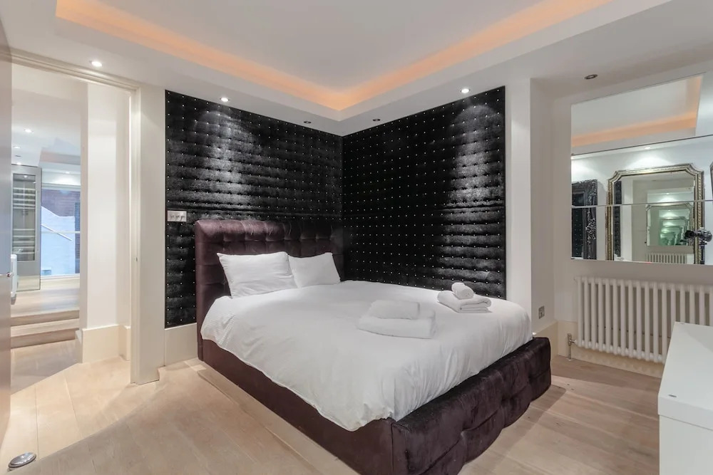 Stylish 3 Bedroom Home in Hampstead