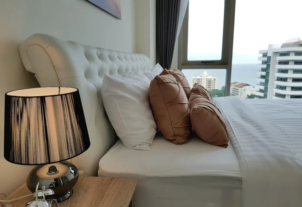 Riviera 1BR Sea View 3901 by Pattaya Holiday