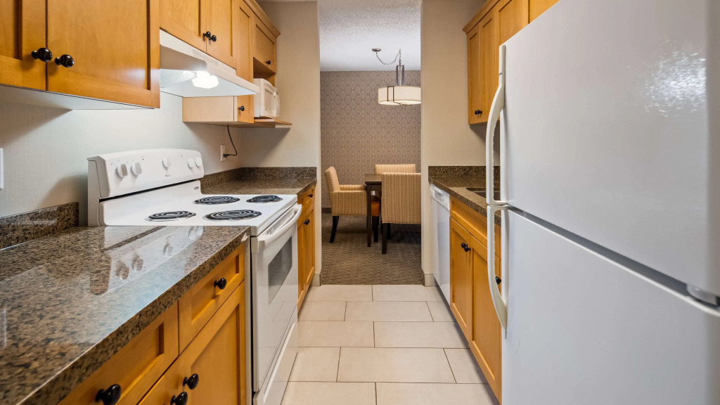 Best Western Plus Country Meadows Inn