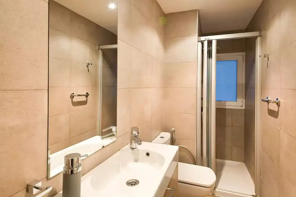 Azpeitia Elegant Home in Center