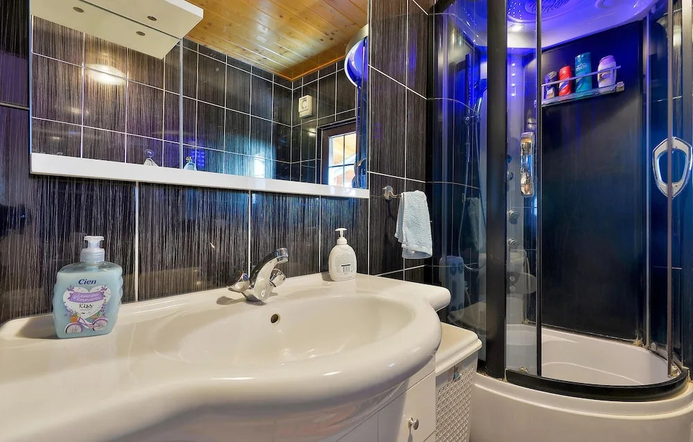 Beautiful Home In Donja Zelina