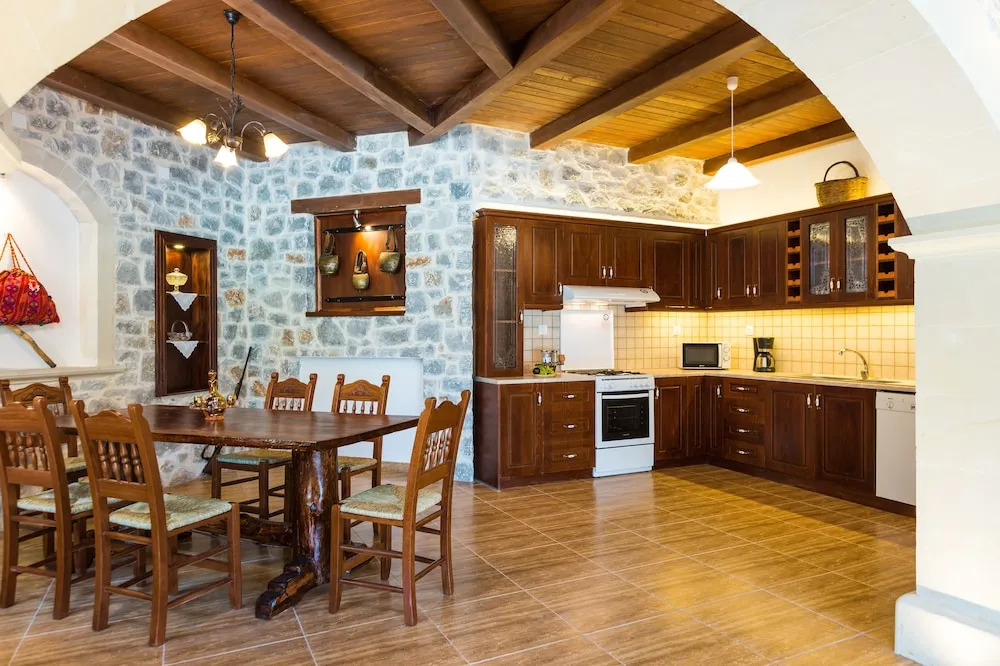 Villa Asigonia with Heated Pool & Whirlpool