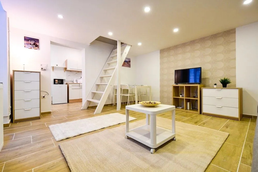 Two bedroom flat in the heart of city, Király str.