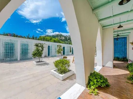 Zhensu Hotel