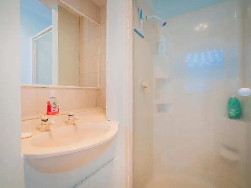 The Bach - Whangamata Holiday Home