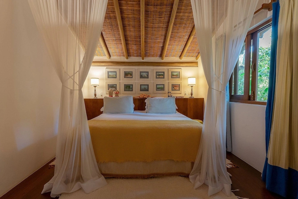 142D Casa com 03 Suítes em Trancoso