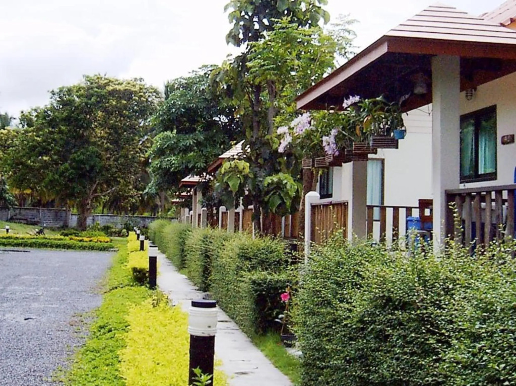 Naku Resort