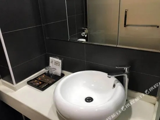 Kaqi158 Express Hotel