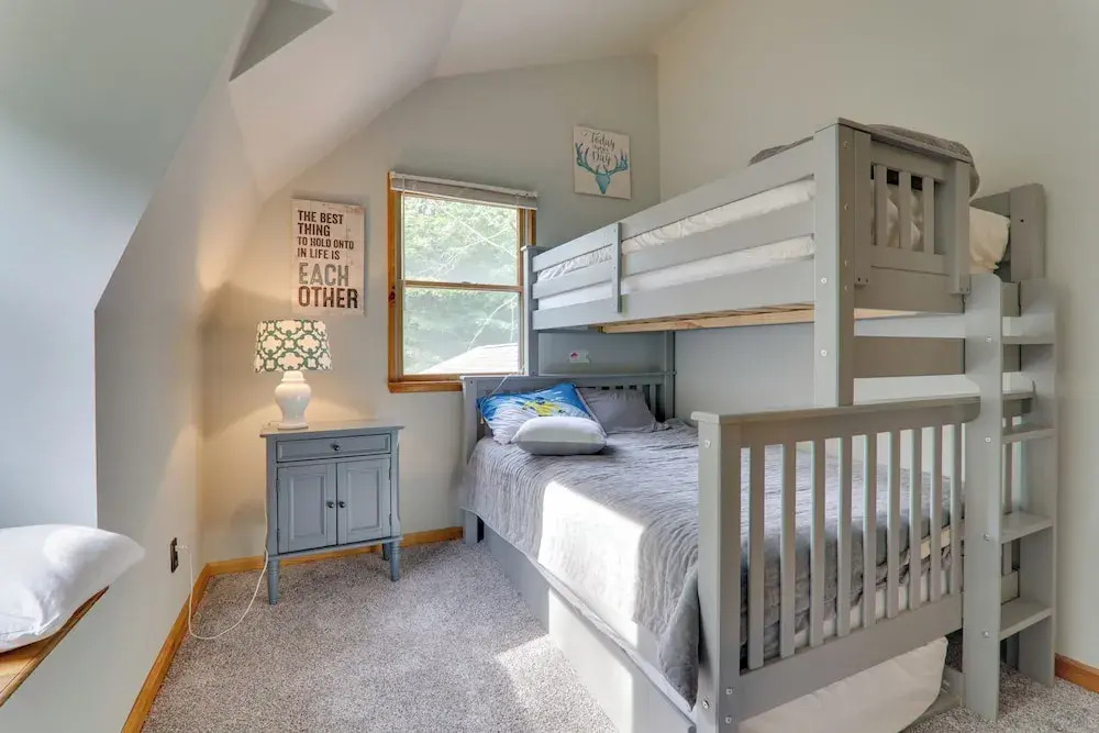 2 Mi to Elk Mountain: Poconos Escape on 11 Acres!