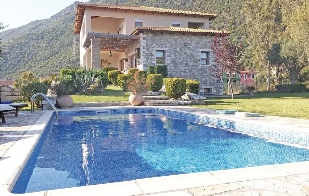 Gorgeous Home In Skaloma Nafpaktos