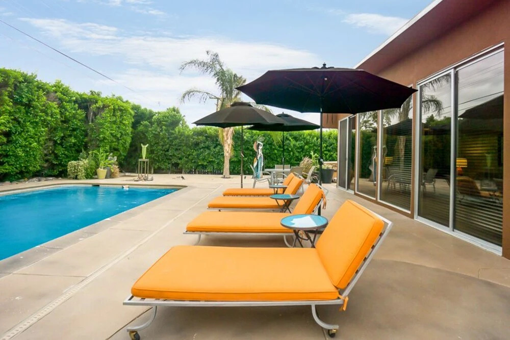 Butterfly Alexander home in Palm Springs Pool and Hot Tub by RedAwning