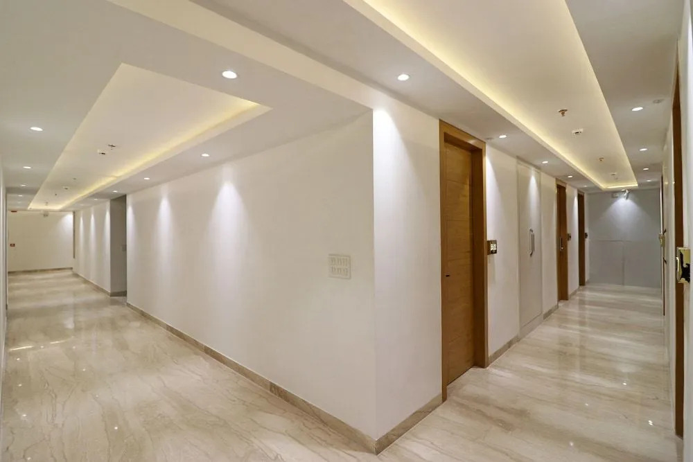 Oyo 10824 Hotel Star Suites