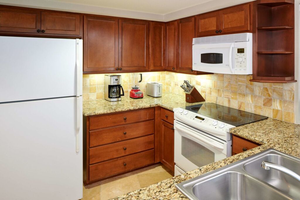 Luana Waikiki Hotel & Suites