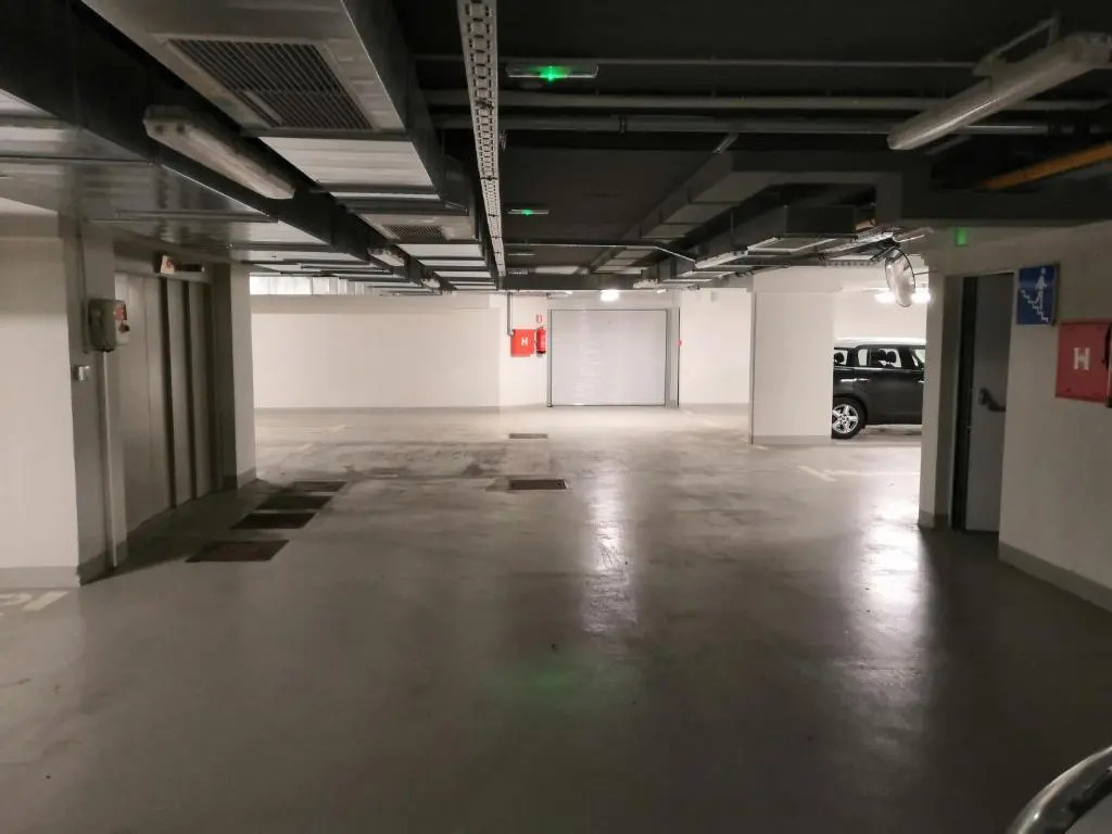 Izzy - 5 min walk from the main square