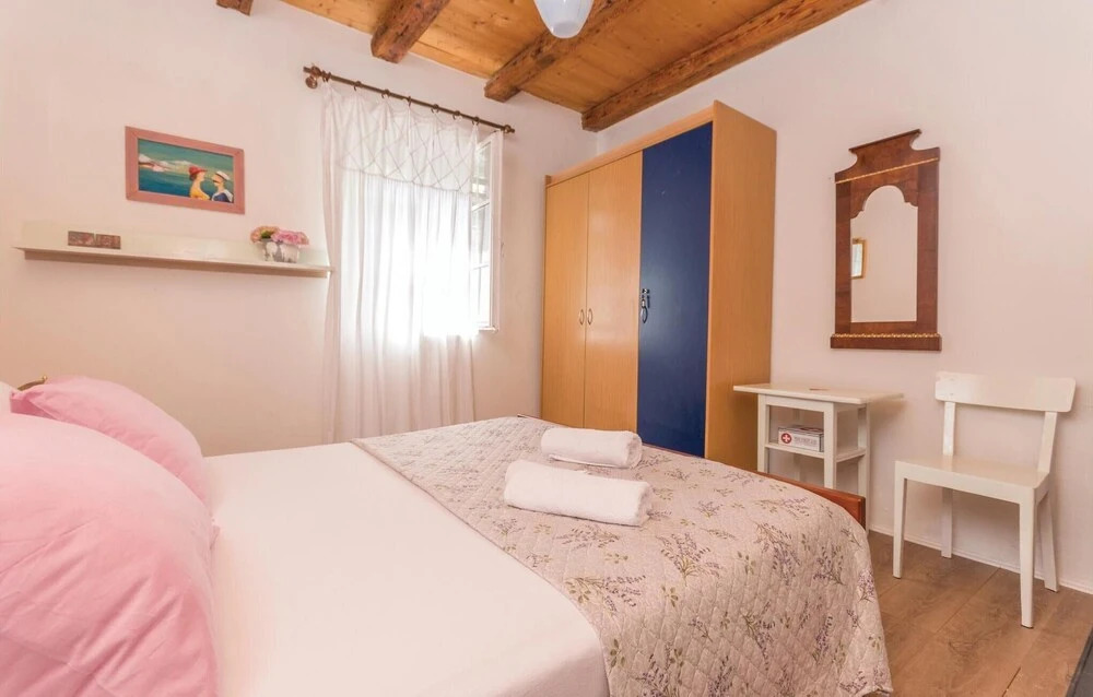 Beautiful Home in Zdrelac With Wifi and 1 Bedrooms