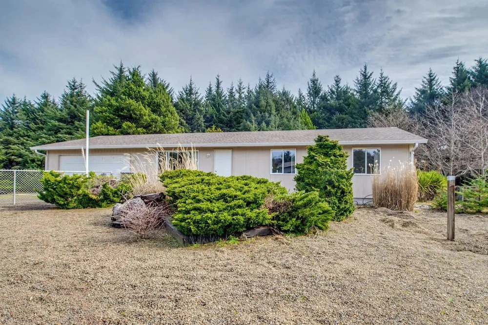 Ocean City Home w/ Fenced Yard: 1 Mi to Beach