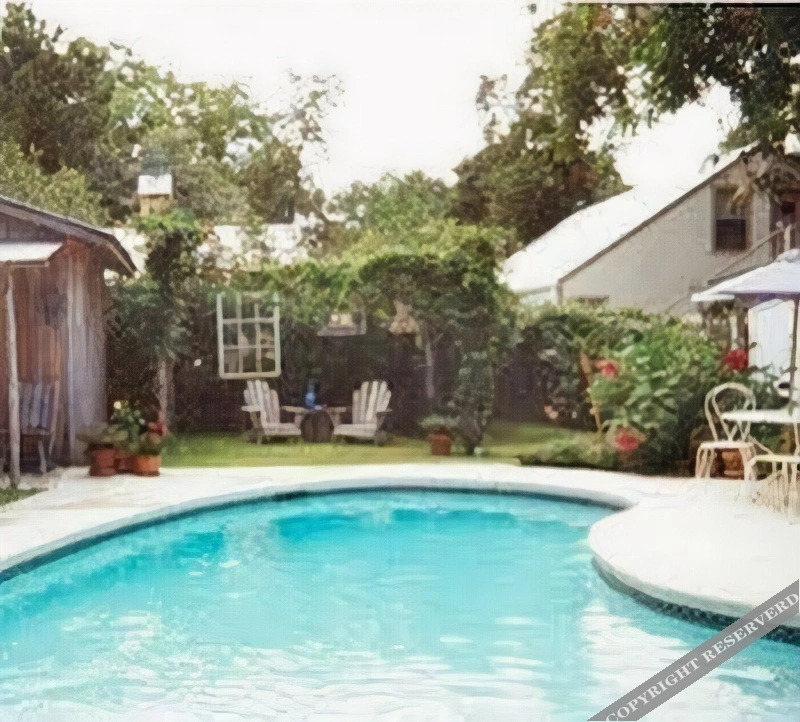 Abby's Guesthouse + Pool