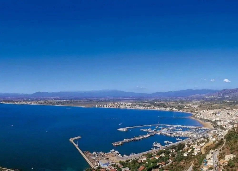 Apartment in Roses Near Beach