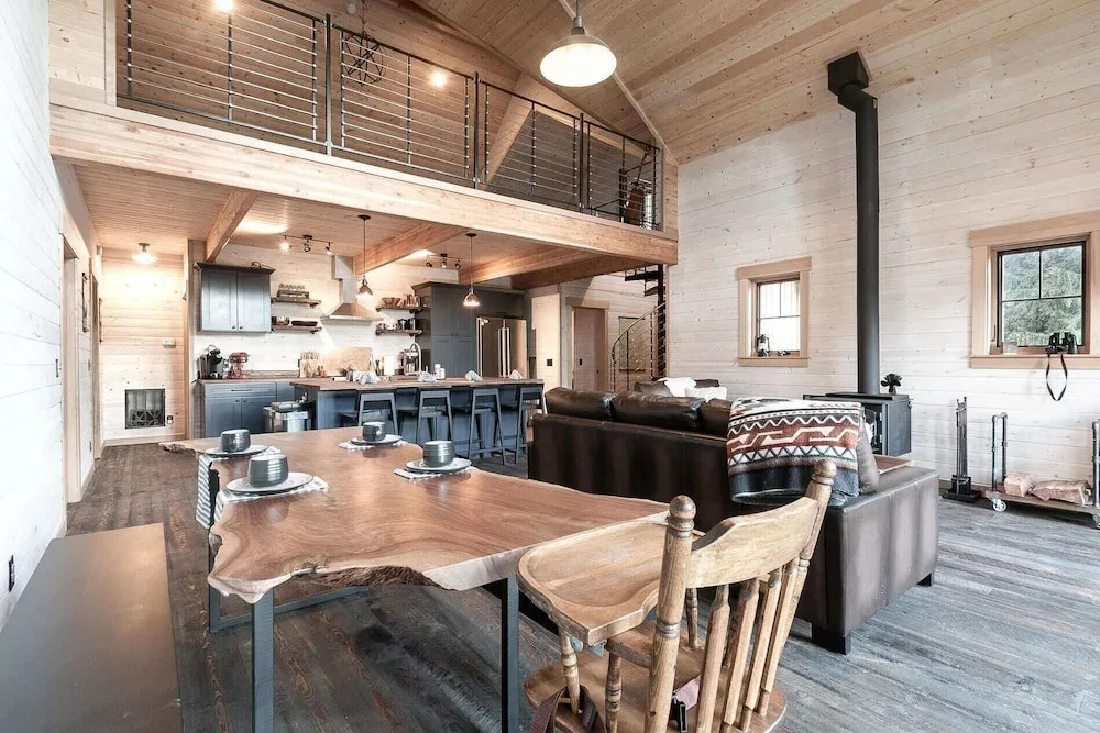 Cedar Brae Chalet Chalet 2 NW Comfy Cabins