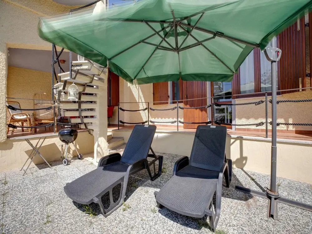 Beachfront Villa with Solarium
