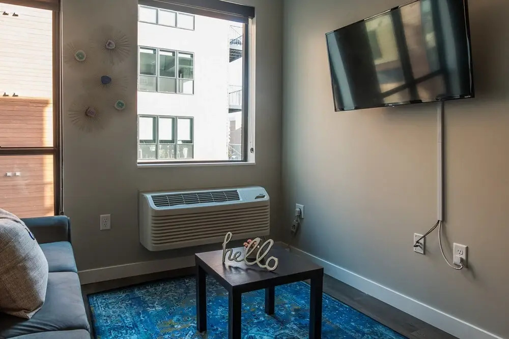 FRONTDESK Flux Apts Downtown Des Moines
