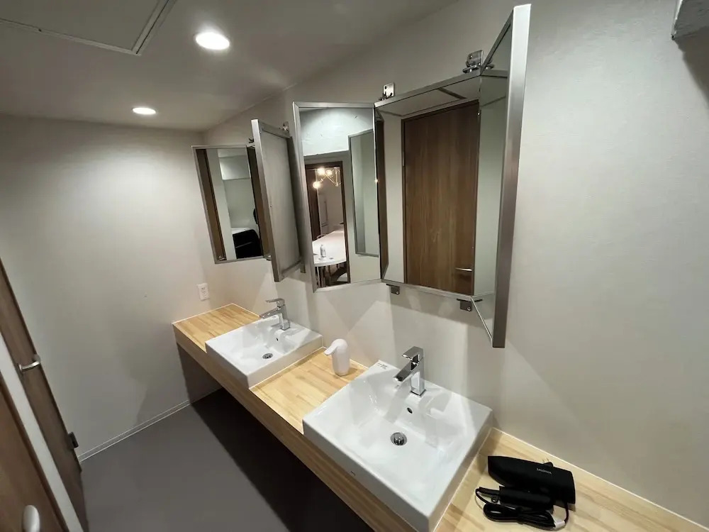 MANGA ART HOTEL, BAKUROCHO