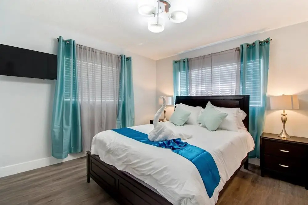 Trendy 4BR House with All New Furnishings & Hot Tub