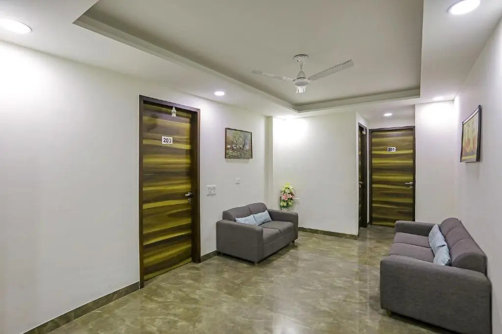 Fabhotel White House Bnb