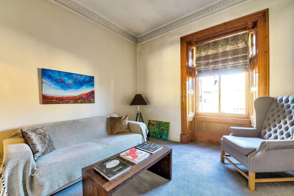 Comfortable 1 Bedroom Flat, Close To City Centre