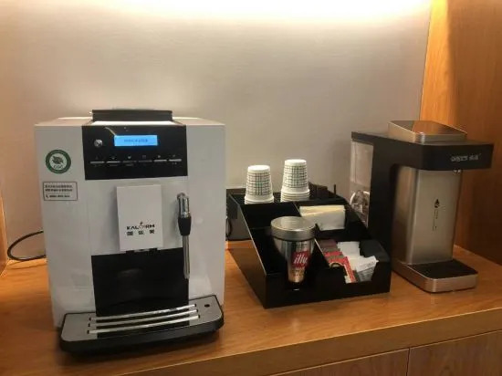 Jianguofeiman Hotel (Xi'an Bell Tower Subway Station Huimin Street)