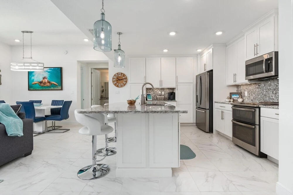 Castaway In A New Luxury Island Penthouse Overlooking Pool 2 Bedroom Condo by RedAwning