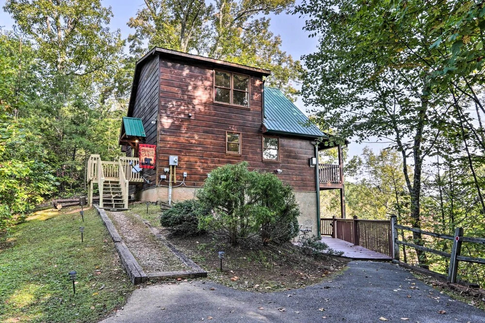 Scenic Sevierville Cabin: Hot Tub, Panoramic Views
