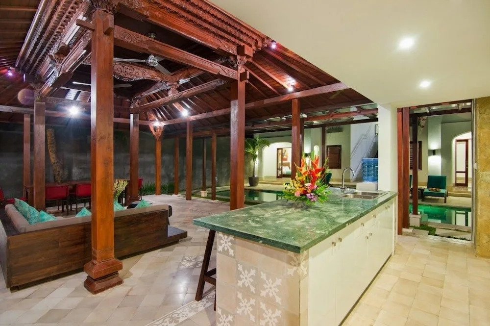 Villa Amalia Walk To Legian Beach