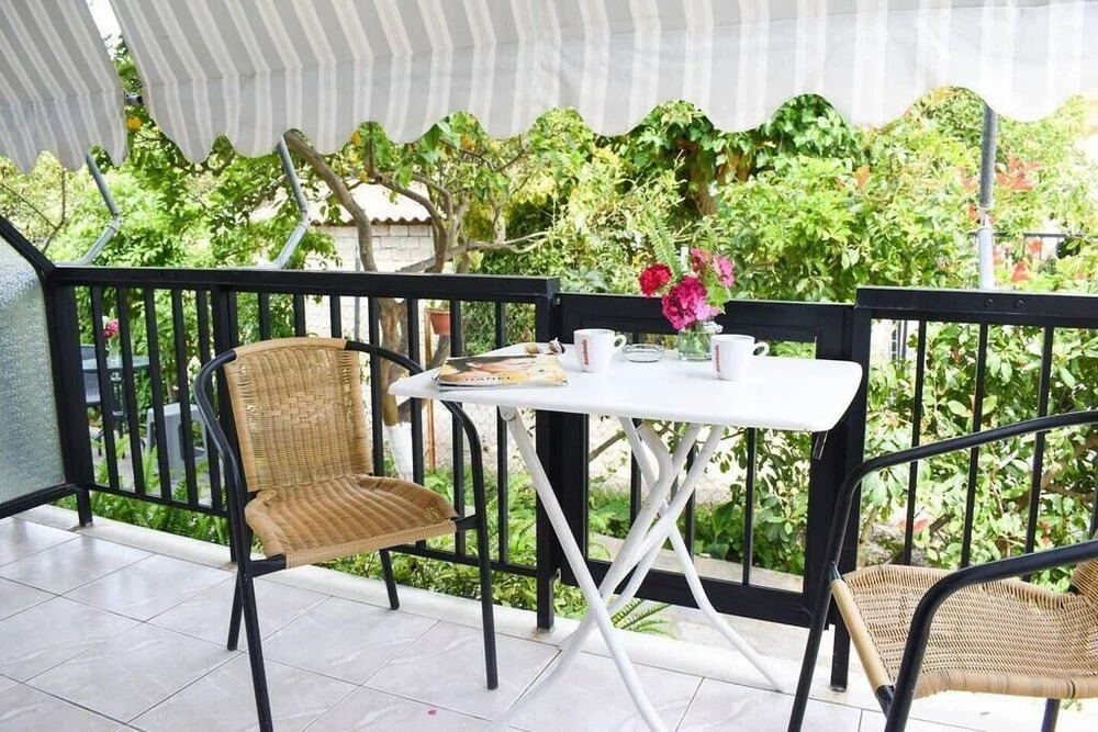 Lemon studio with garden close to beach