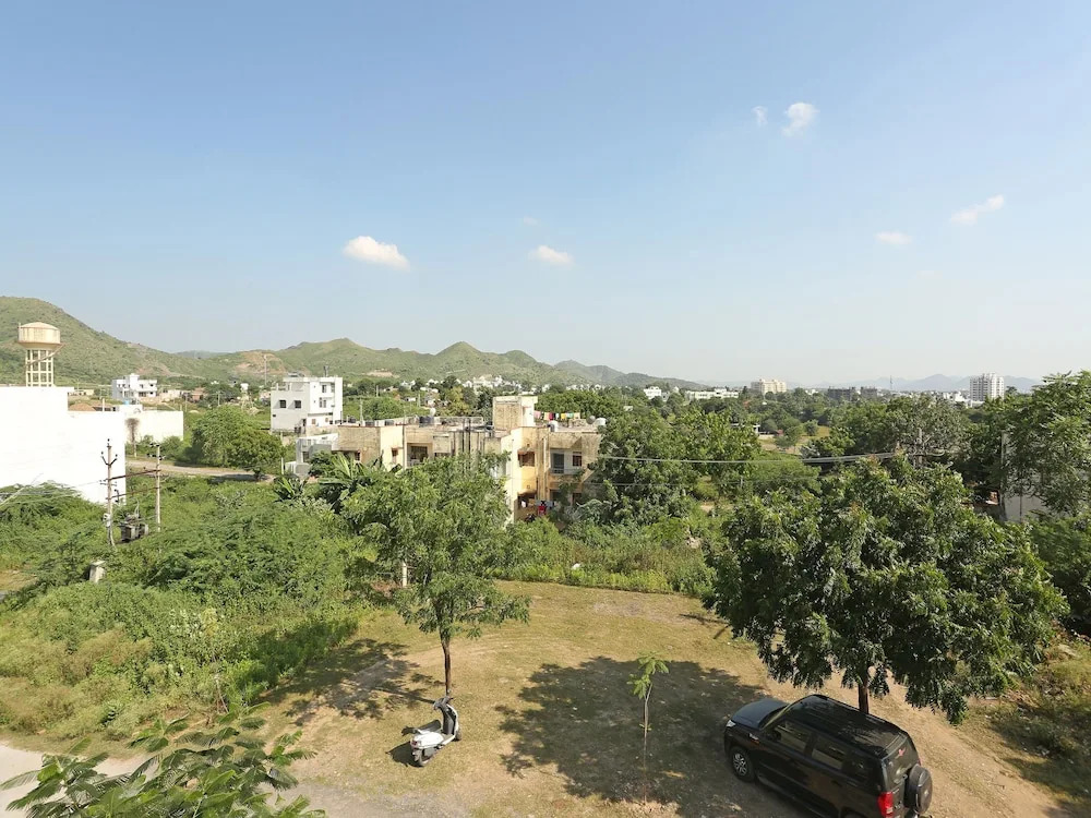 OYO 9723 Home Farm Stay Connaught Palace