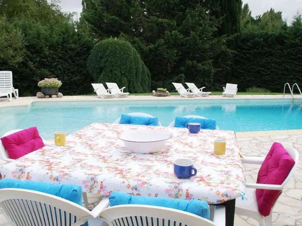 Cosy House With Private Pool Near Valence