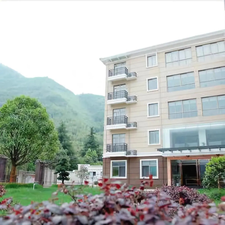 Yijie Holiday Chain Hotel