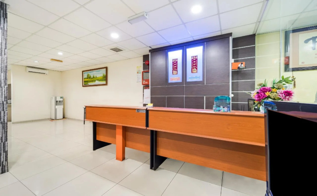 OYO 301 River Inn Hotel