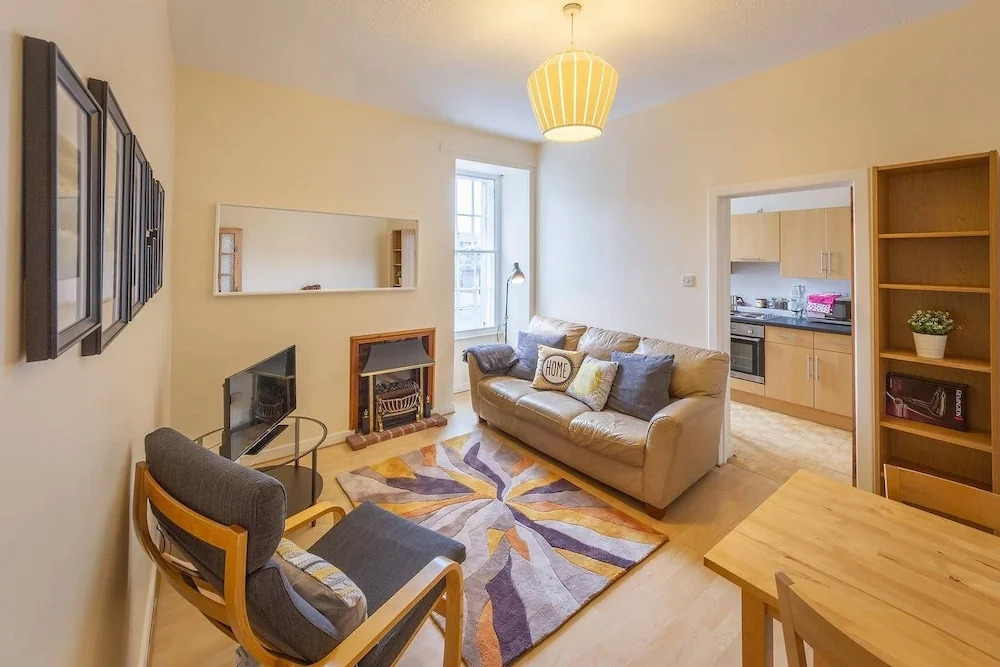 Cozy Apartment near The Meadows