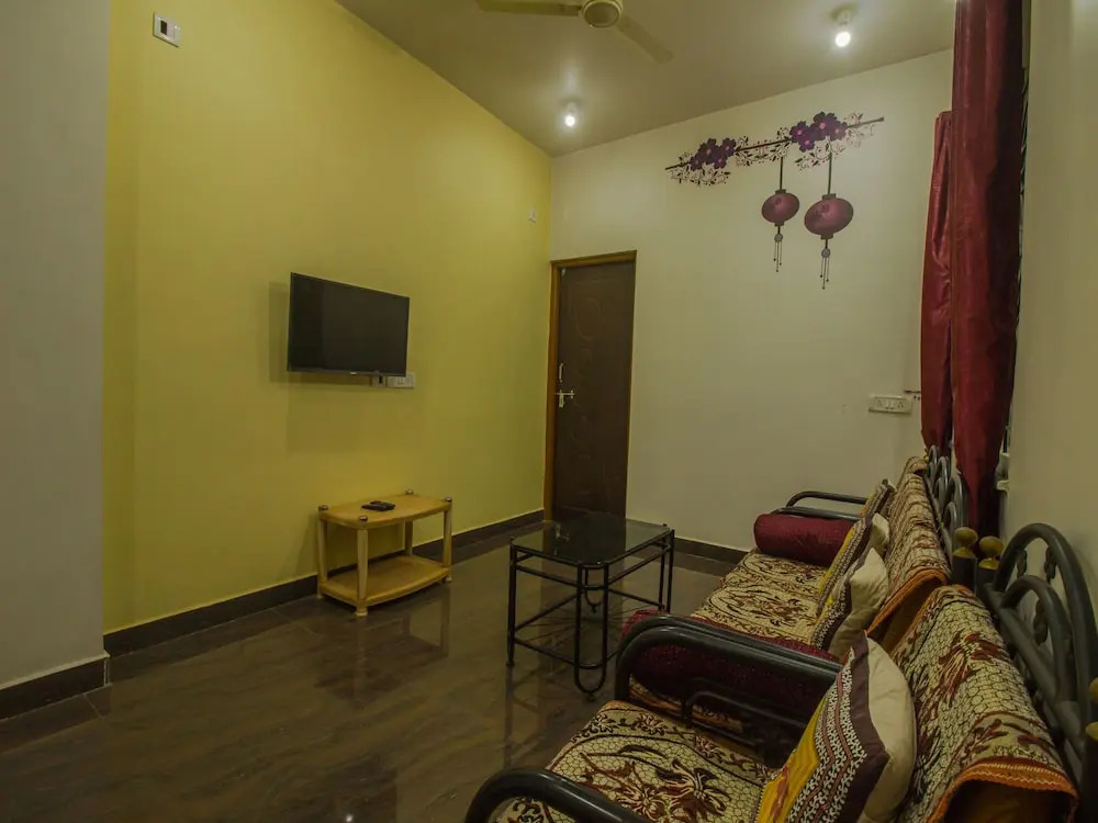 OYO 16501 Home Cheerful 2BHK Morjim Beach