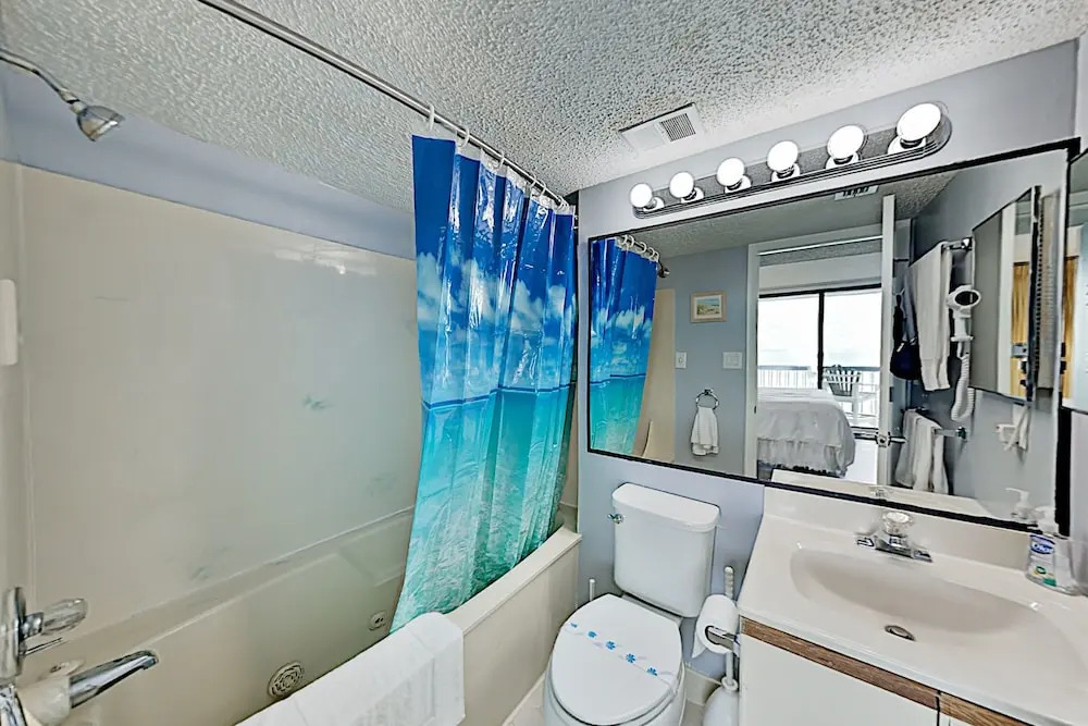 1005wate 3 Bedroom Condo