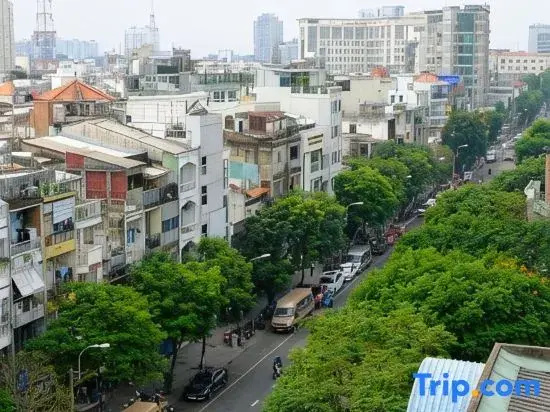 Cozy Saigon Sunset Apartment - Steps to Bui Vien Nightlife