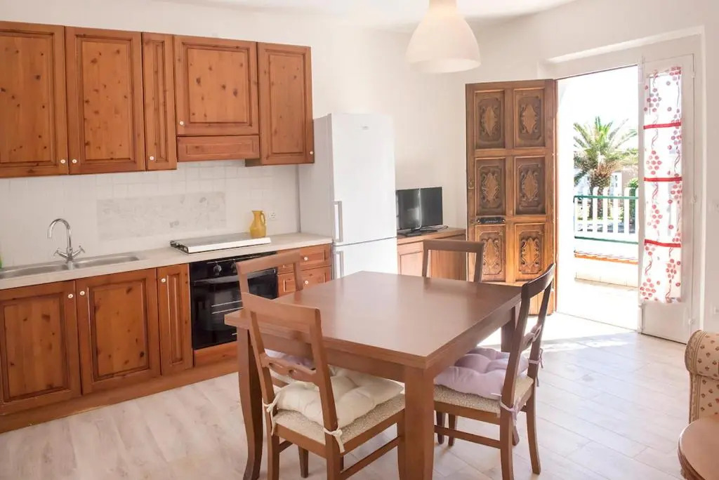 N192 - Numana, nuova villetta con portico