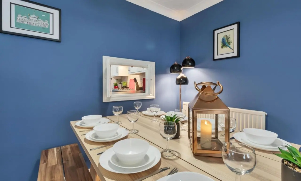 Seabright Townhouse | By My Getaways | Parking for one car