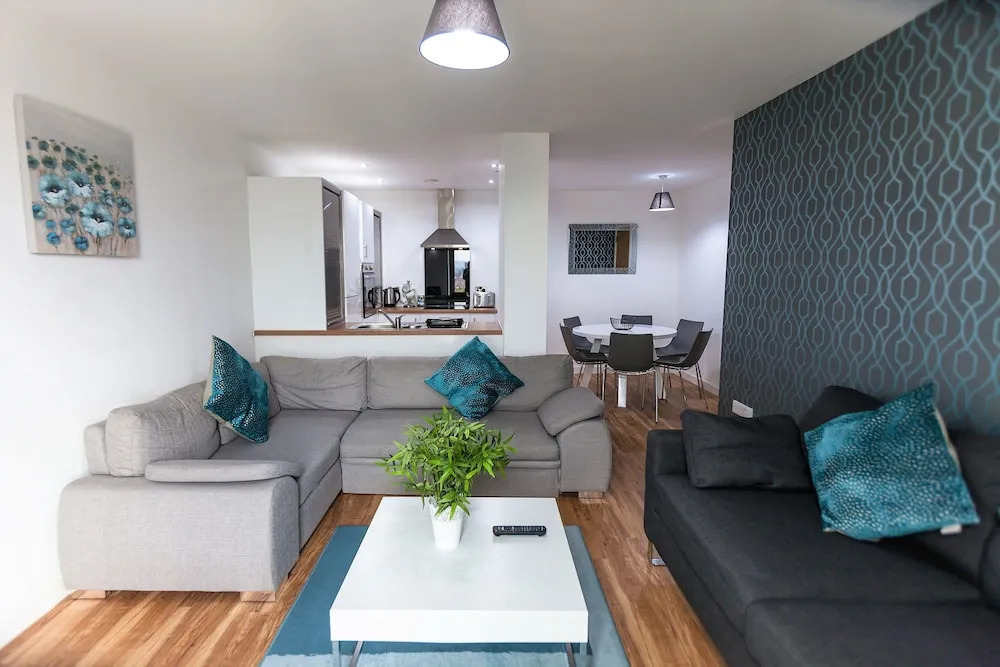 Beautiful 3 Bed Apartment in Media City