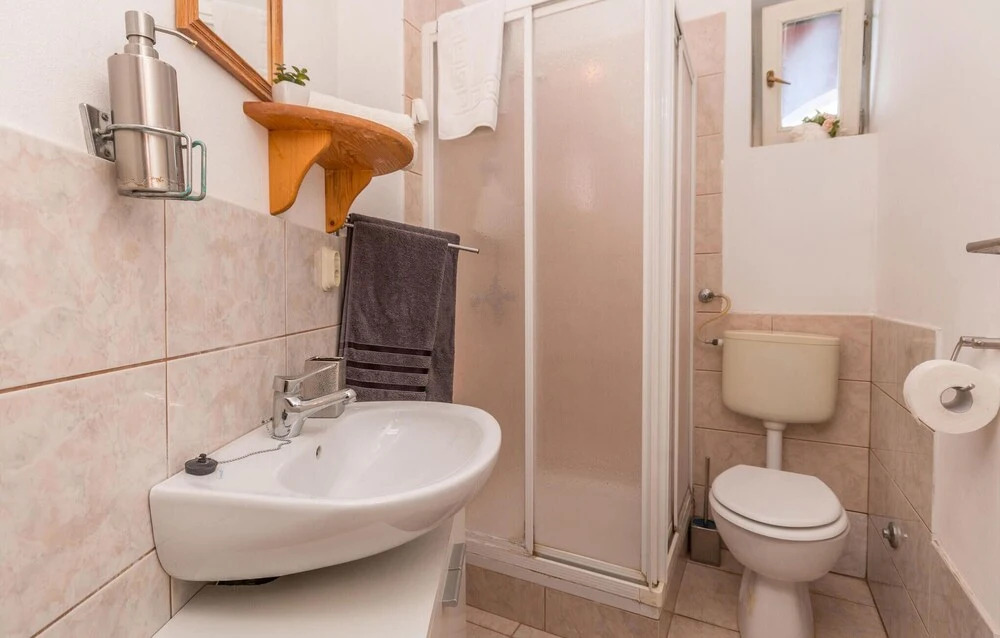 Stunning Apartment in Sukosan With Wifi and 2 Bedrooms