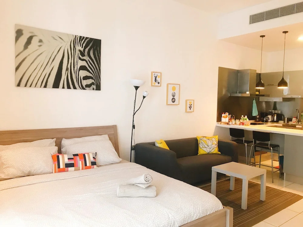 7kgTravellerHome  KLCC-COSY Studio